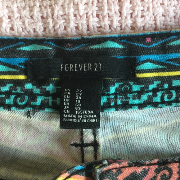 Colorful shorts - Picture 2 of 3